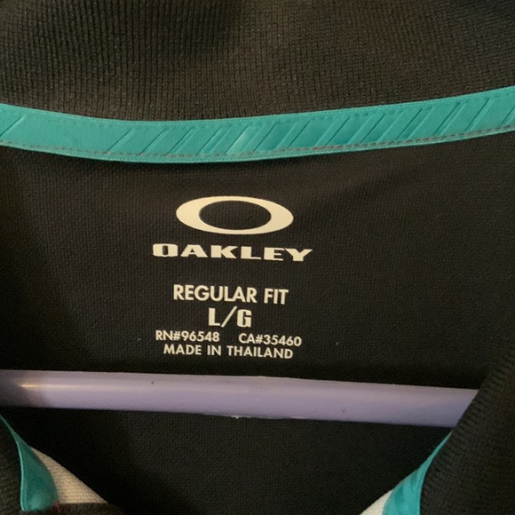 Large Oakley polo. 100% polyester. - Picture 2 of 5